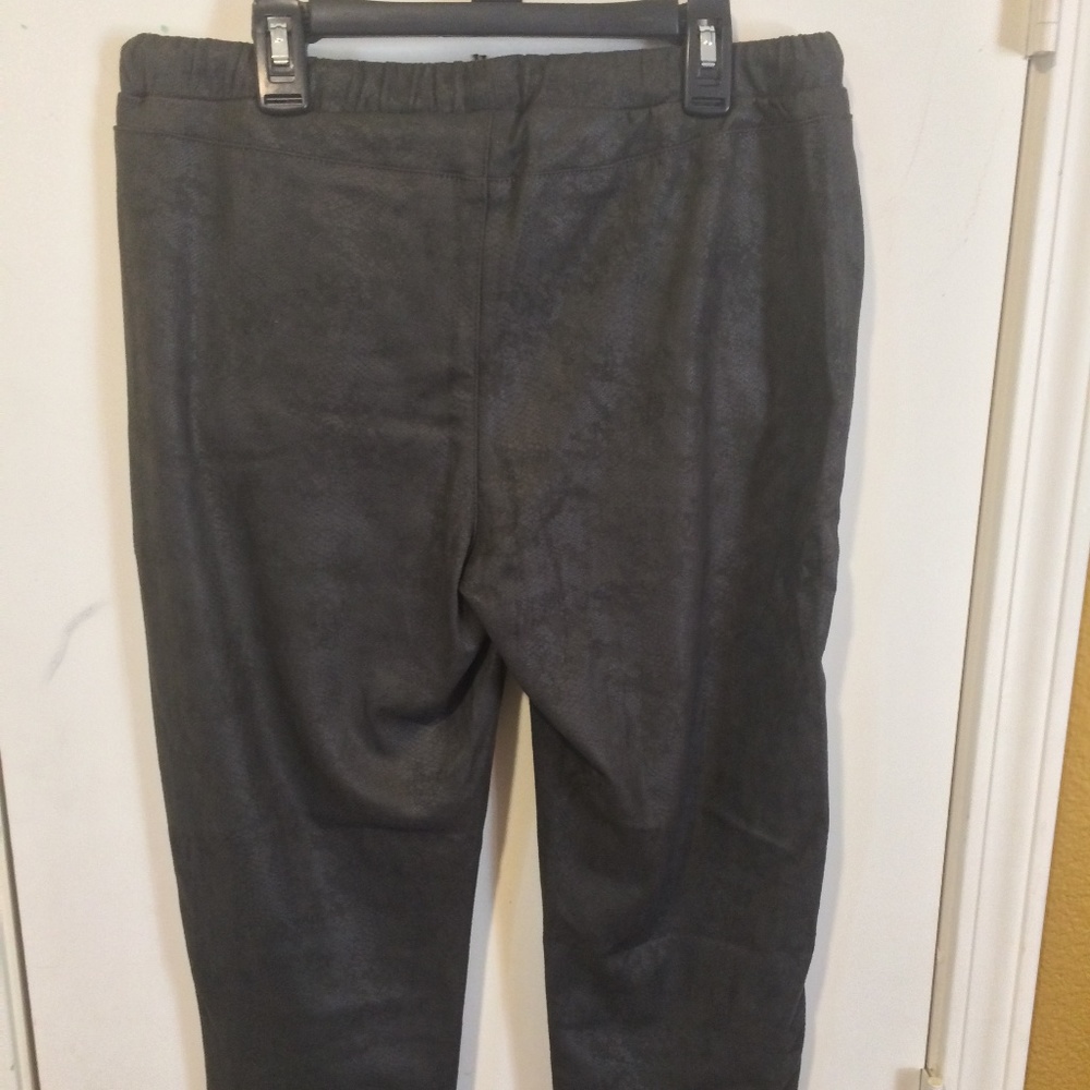 Black Orchid women's reptile stretch ankle zip cropped sweat jogger pants 28x22 - Picture 4 of 5
